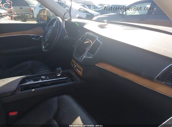 YV4062PN2P1938403 2023 VOLVO XC90 Gray Вид салону спереду