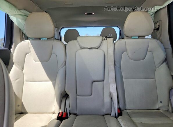 YV4102CK1K1418784 2019 VOLVO XC90 White Vista de los asientos traseros
