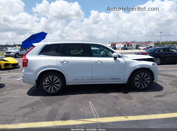 YV4102CK1N1801032 2022 VOLVO XC90 White Vista interior de 360 grados