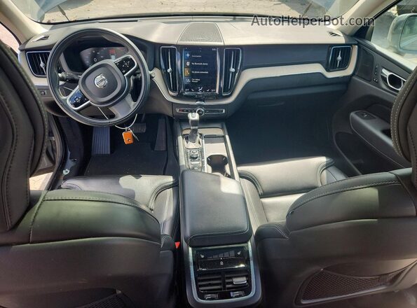 YV4102DL3M1813706 2021 VOLVO XC60 Серебряный Вид панели приборов