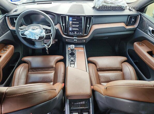 YV4102DL5M1886205 2021 VOLVO XC60 White Dashboard view