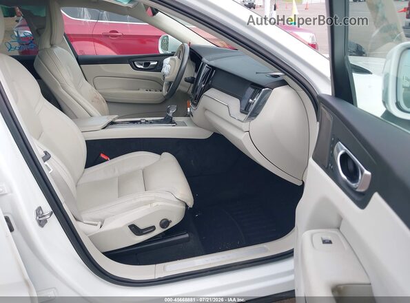 YV4102DL7M1810548 2021 VOLVO XC60 White წინა სალონის ხედი