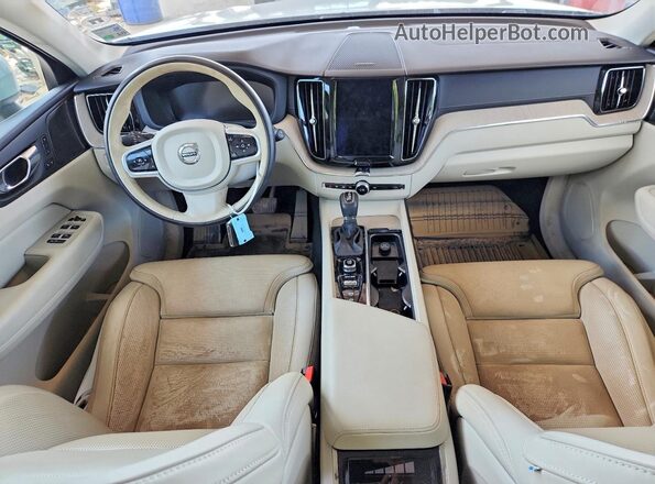 YV4102DL8M1814172 2021 VOLVO XC60 Silver წინა პანელის ხედი