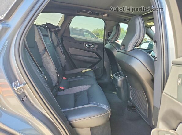 YV4102DM4M1809625 2021 VOLVO XC60 Gray Vista de los asientos traseros