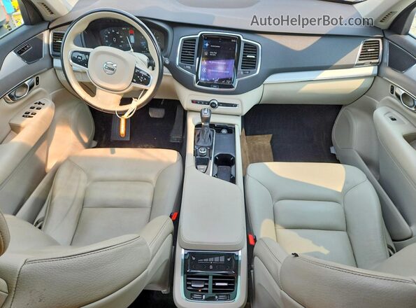 YV4102PK7N1804348 2022 VOLVO XC90 White Dashboard view