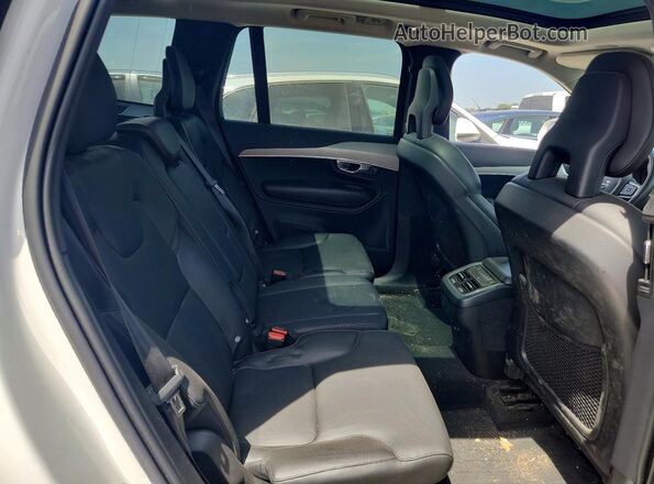 YV4102PK9N1789125 2022 VOLVO XC90 White Vista de los asientos traseros