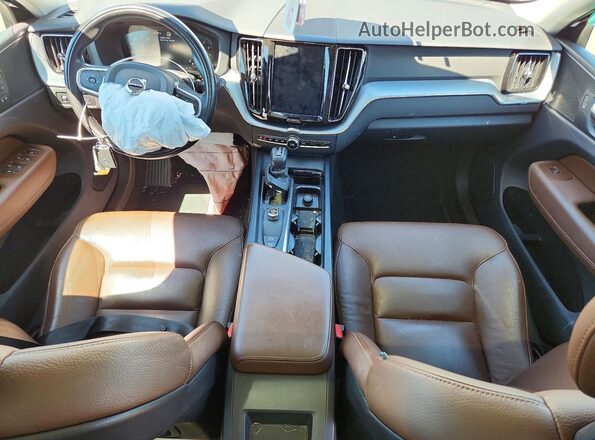YV4102RK0J1071843 2018 VOLVO XC60 Белый Вид панели приборов