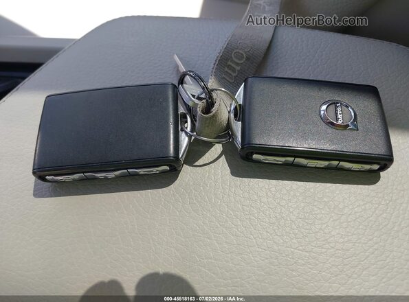 YV4102RK0J1084835 2018 VOLVO XC60 Gray Widok deski rozdzielczej