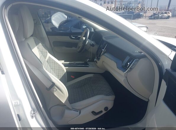 YV4102RK1L1550078 2020 VOLVO XC60 Белый Вид салона спереди