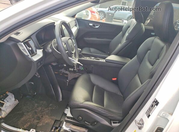 YV4102RK3L1482978 2020 VOLVO XC60 White წინა სალონის ხედი