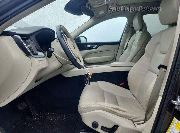YV4102RK4J1064815 2018 VOLVO XC60 Угольный Вид салона спереди