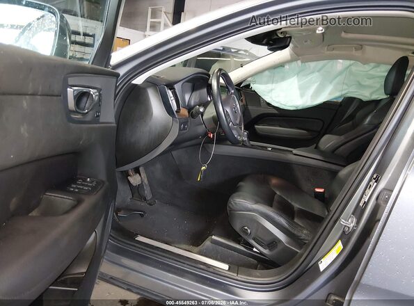 YV4102RK6M1778806 2021 VOLVO XC60 Gray Вид салону спереду