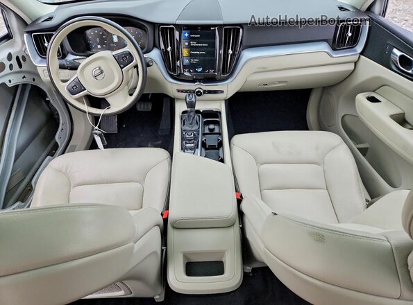 YV4102RK7L1411511 2020 VOLVO XC60 White Առջևի վահանակի տեսք