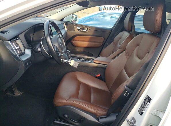 YV4102RK9J1081545 2018 VOLVO XC60 White წინა სალონის ხედი