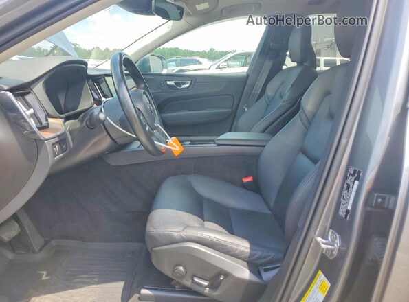 YV4102RKXM1797990 2021 VOLVO XC60 Gray Vista interior delantera