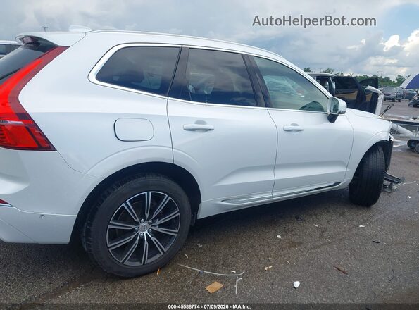YV4102RL0J1004586 2018 VOLVO XC60 White Widok wnętrza z tyłu