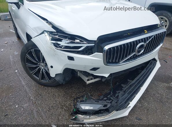 YV4102RL0J1004586 2018 VOLVO XC60 White Widok z przodu