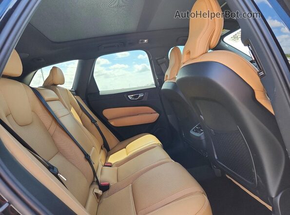 YV4102RL3L1411806 2020 VOLVO XC60 Black Widok wnętrza z tyłu