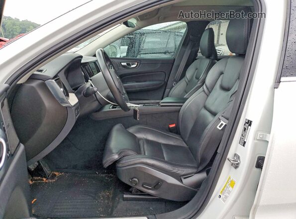 YV4102RL4M1689664 2021 VOLVO XC60 White Вид салону спереду