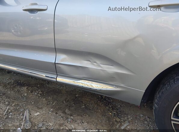 YV4102RLXJ1045436 2018 VOLVO XC60 Серебряный Вид спереди