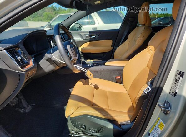 YV4102WK8L1031078 2020 VOLVO V60 Silver Вид салону спереду