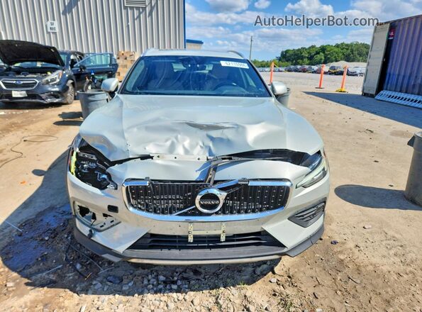 YV4102WK8L1031078 2020 VOLVO V60 Silver Вид спереду