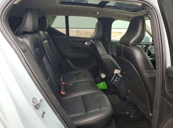 YV4162UK0K2084545 2019 VOLVO XC40 Blue Սալոնի հետևի տեսք