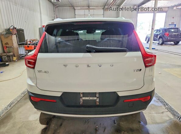 YV4162UK2K2127783 2019 VOLVO XC40 White უკანა ხედი