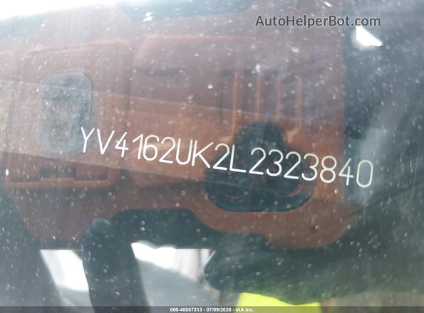 YV4162UK2L2323840 2020 VOLVO XC40 Black Engine compartment view