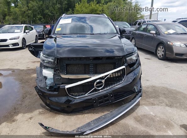 YV4162UK2L2323840 2020 VOLVO XC40 Black Rear interior view