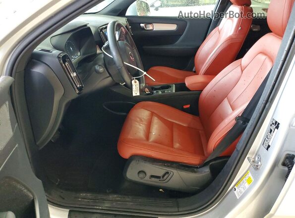 YV4162UK3K2111009 2019 VOLVO XC40 Silver წინა სალონის ხედი