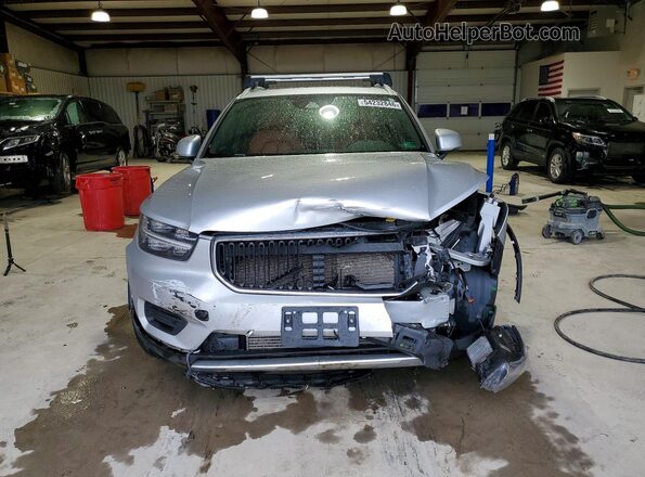 YV4162UK3K2111009 2019 VOLVO XC40 Silver წინა ხედი