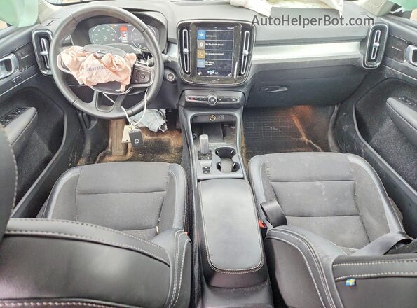 YV4162UK3L2255306 2020 VOLVO XC40 Black Առջևի վահանակի տեսք