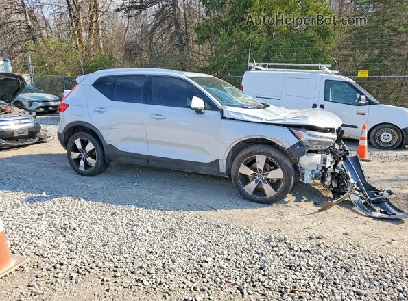 YV4162UK3L2288970 2020 VOLVO XC40 Серебряный Передняя правая четверть