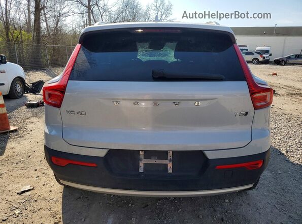 YV4162UK3L2288970 2020 VOLVO XC40 Серебряный Вид сзади
