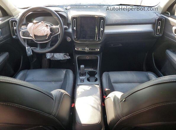 YV4162UK3L2288970 2020 VOLVO XC40 Серебряный Вид панели приборов