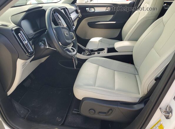 YV4162UK5K2111545 2019 VOLVO XC40 White წინა სალონის ხედი