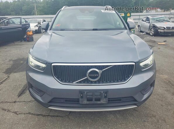 YV4162UK6K2091645 2019 VOLVO XC40 Silver Widok z przodu