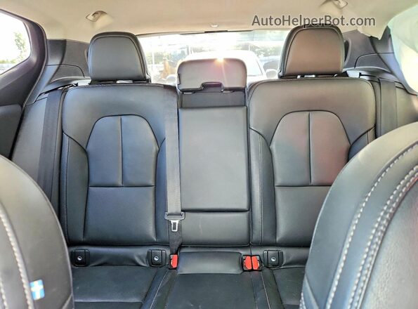 YV4162UK8M2397152 2021 VOLVO XC40 White უკანა სავარძლების ხედი