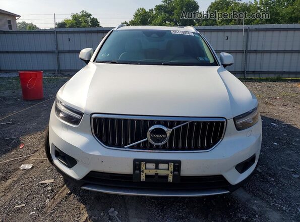 YV4162UL0K2126074 2019 VOLVO XC40 White Widok z przodu