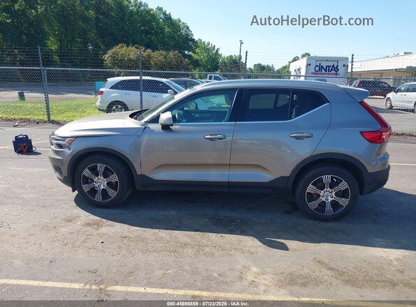 YV4162UL0M2611172 2021 VOLVO XC40 Gold Սալոնի 360 աստիճան տեսք