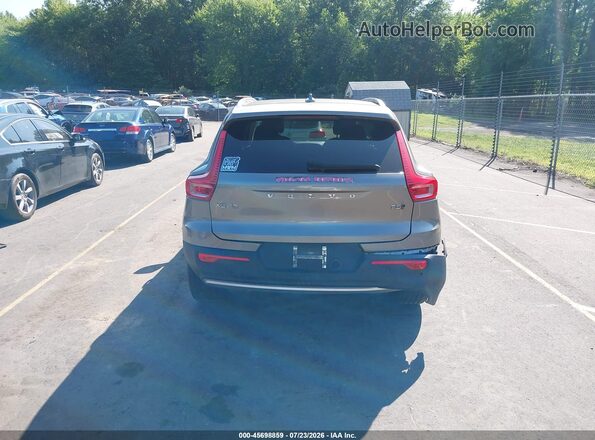 YV4162UL0M2611172 2021 VOLVO XC40 Gold 