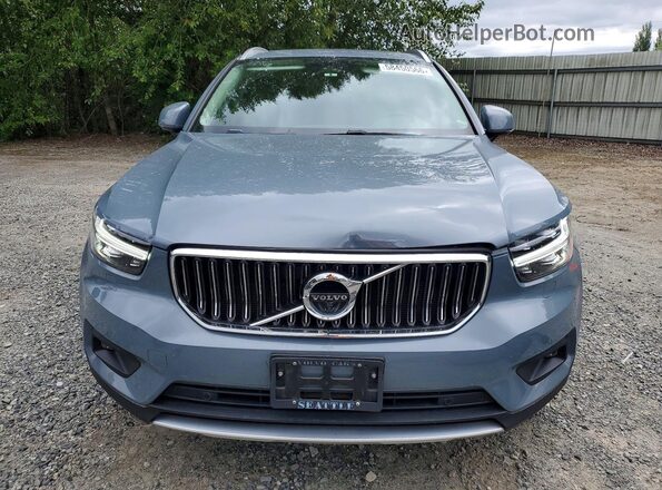 YV4162UL3L2171480 2020 VOLVO XC40 Blue Вид спереду