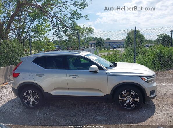 YV4162UL4K2098361 2019 VOLVO XC40 Silver Rear interior view