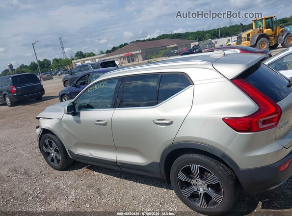 YV4162UL4K2098361 2019 VOLVO XC40 Silver 360 interior view