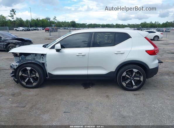 YV4162UL9K2134741 2019 VOLVO XC40 White 