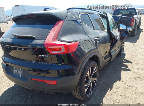YV4162UM0N2644845 2022 VOLVO XC40 Black Հետևի աջ