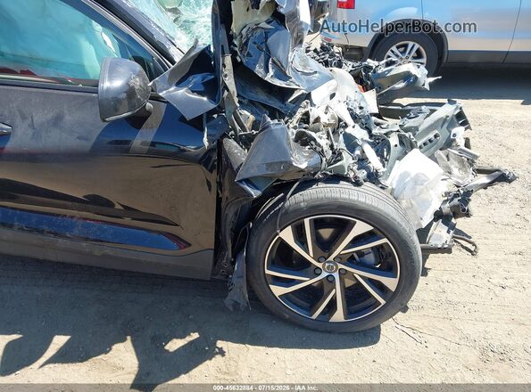 YV4162UM0N2644845 2022 VOLVO XC40 Black 