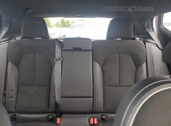 YV4162UM2M2396712 2021 VOLVO XC40 White Widok tylnych siedzeń