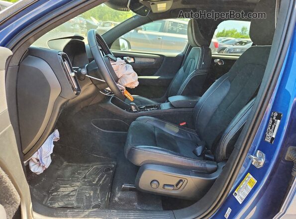 YV4162UM2M2559939 2021 VOLVO XC40 Blue Widok wnętrza z przodu